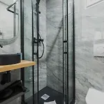 Modern Studio - 4P- Sacre-C Ur